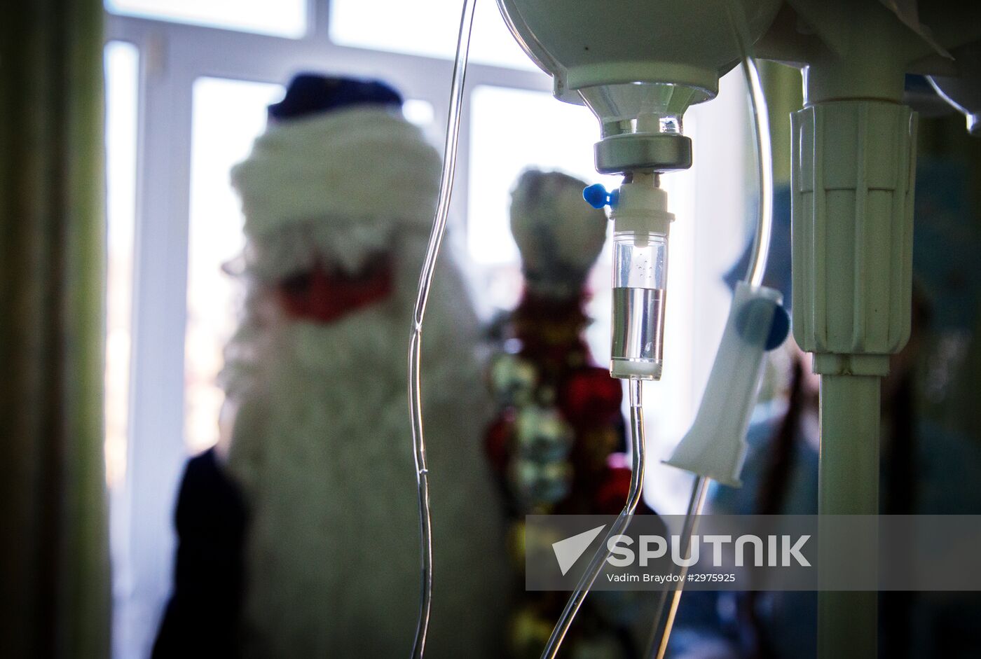 Father Frost visits children's hospital in Ufa