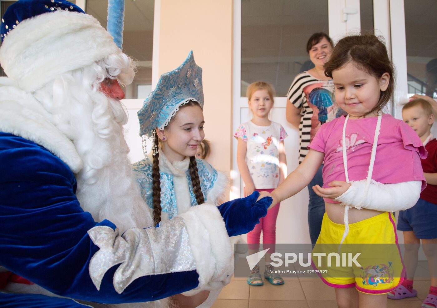 Father Frost visits children's hospital in Ufa