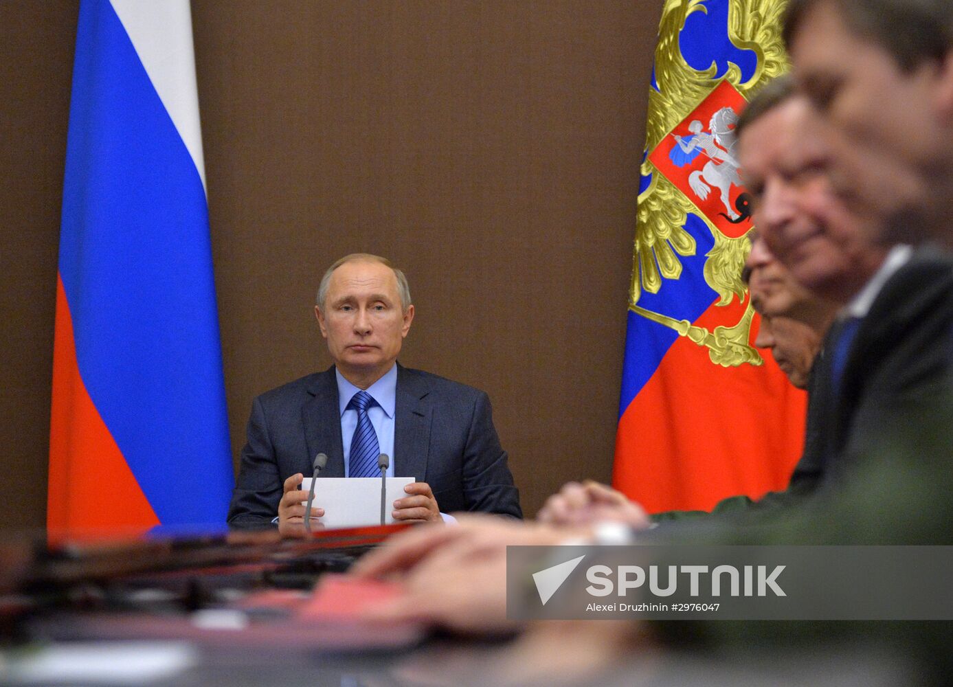 President Putin holds meeting on designing new types of weapons
