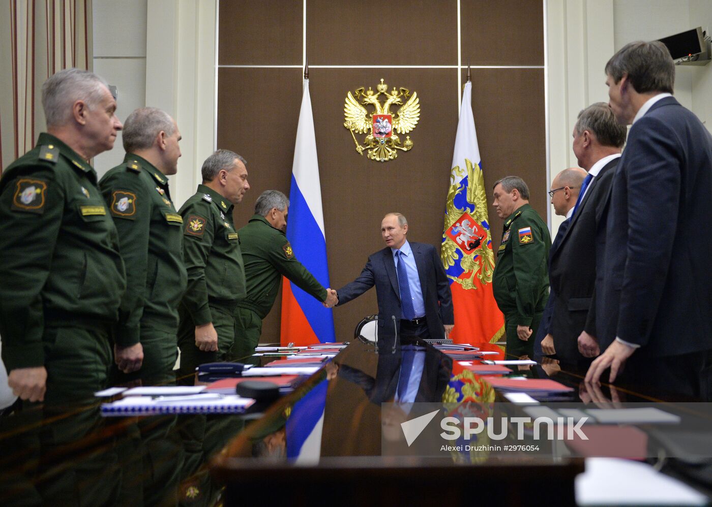 President Putin holds meeting on designing new types of weapons
