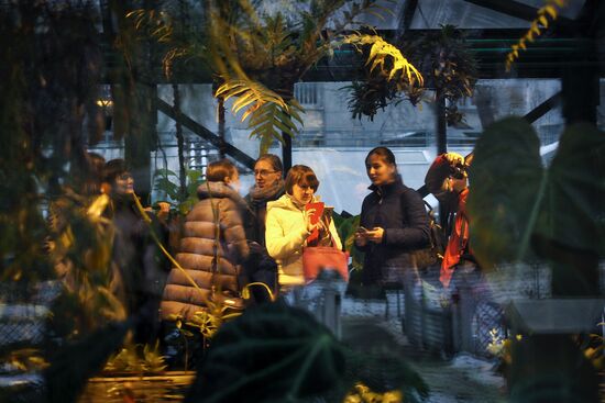Greenhouse with tropical water lilies opened in Moscow State University's Botanic Garden (Apothecary Garden)