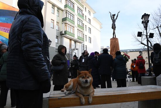 Maya Plisetskaya monument unveiled in Moscow
