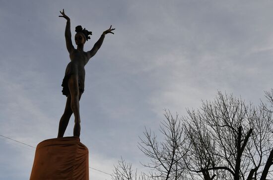Maya Plisetskaya monument unveiled in Moscow