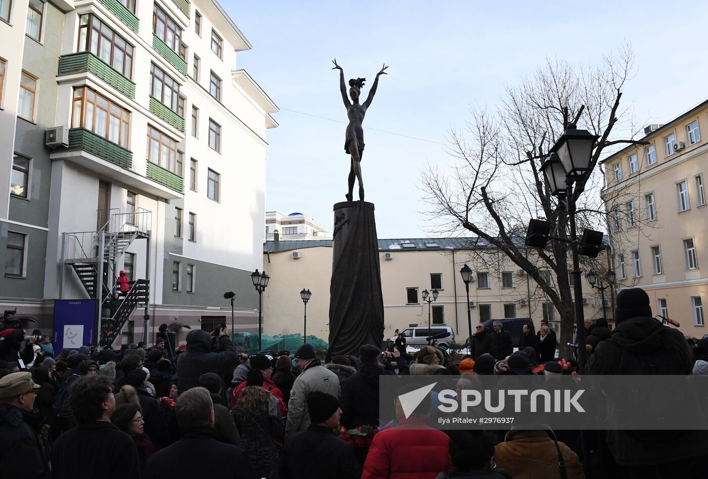 Maya Plisetskaya monument unveiled in Moscow