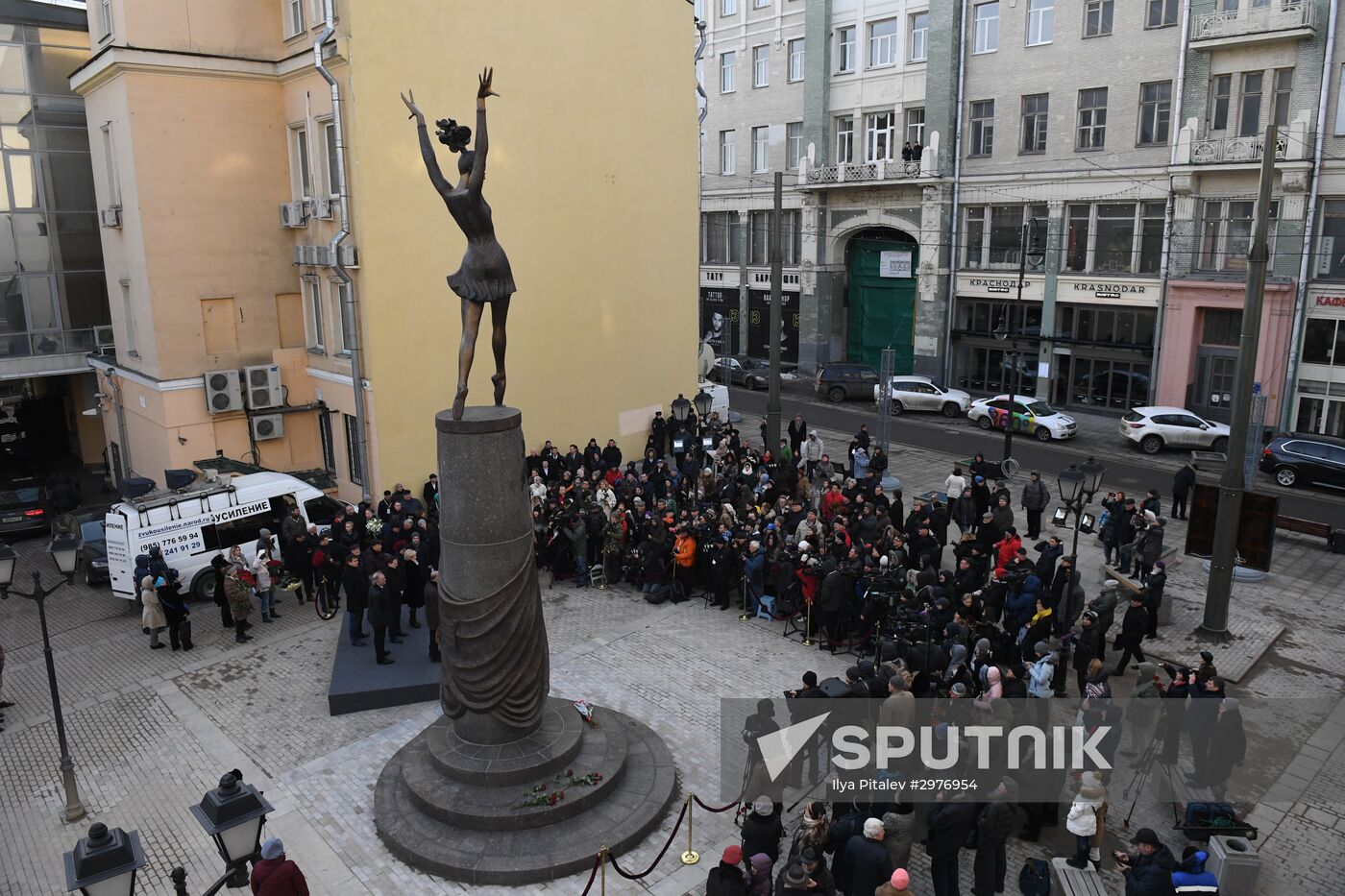 Maya Plisetskaya monument unveiled in Moscow