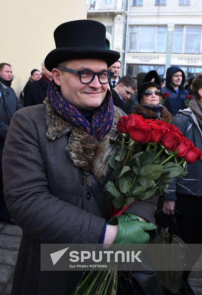 Maya Plisetskaya monument unveiled in Moscow