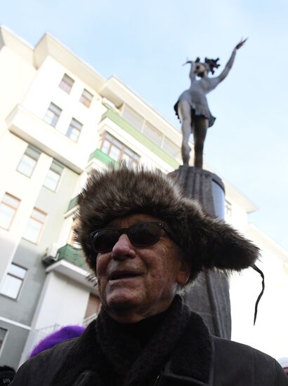 Maya Plisetskaya monument unveiled in Moscow