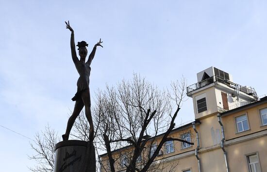 Maya Plisetskaya monument unveiled in Moscow