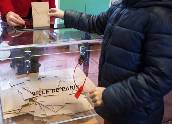 The Repulicans party holds first primaries in Paris