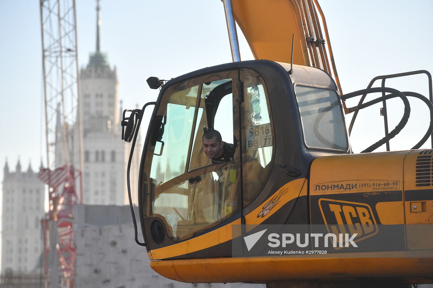 Building Zaryadye Park in Moscow