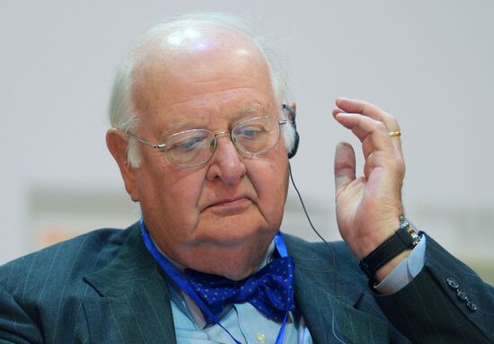 Third International Financial University Forum "The Trap of the New Normal"