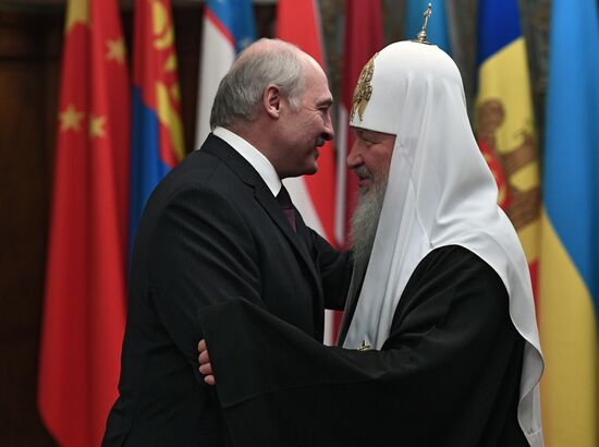 President Putin, Prime Minister Medvedev and Belarusian President Lukashenko wish happy birthday to Patriarch Kirill