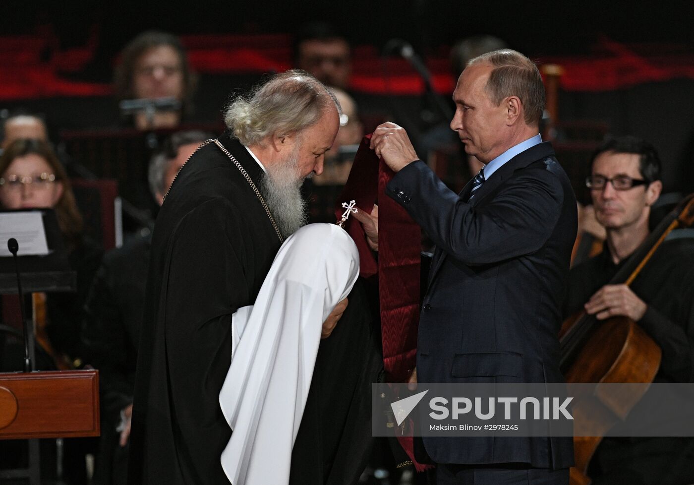 President Putin, Prime Minister Medvedev and Belarusian President Lukashenko wish happy birthday to Patriarch Kirill