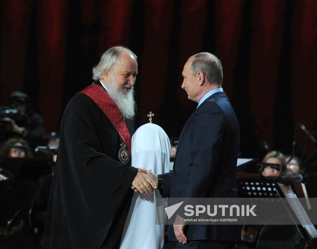 Russian President Putin, Premier Dmitri Medvedev and Belarusian President Lukashenko wish Patriarch Kirill happy birthday