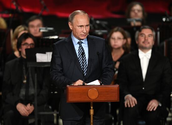 President Putin, Prime Minister Medvedev and Belarusian President Lukashenko wish happy birthday to Patriarch Kirill