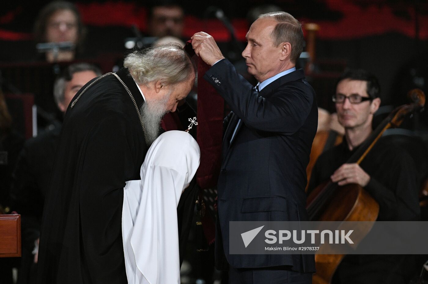 President Putin, Prime Minister Medvedev and Belarusian President Lukashenko wish happy birthday to Patriarch Kirill