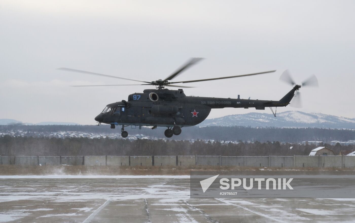 Russian Navy's naval aviation receives first Arctic helicopter Mig Mi-8AMTSh-VA