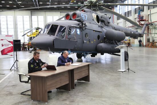 Russian Navy's naval aviation receives first Arctic helicopter Mig Mi-8AMTSh-VA