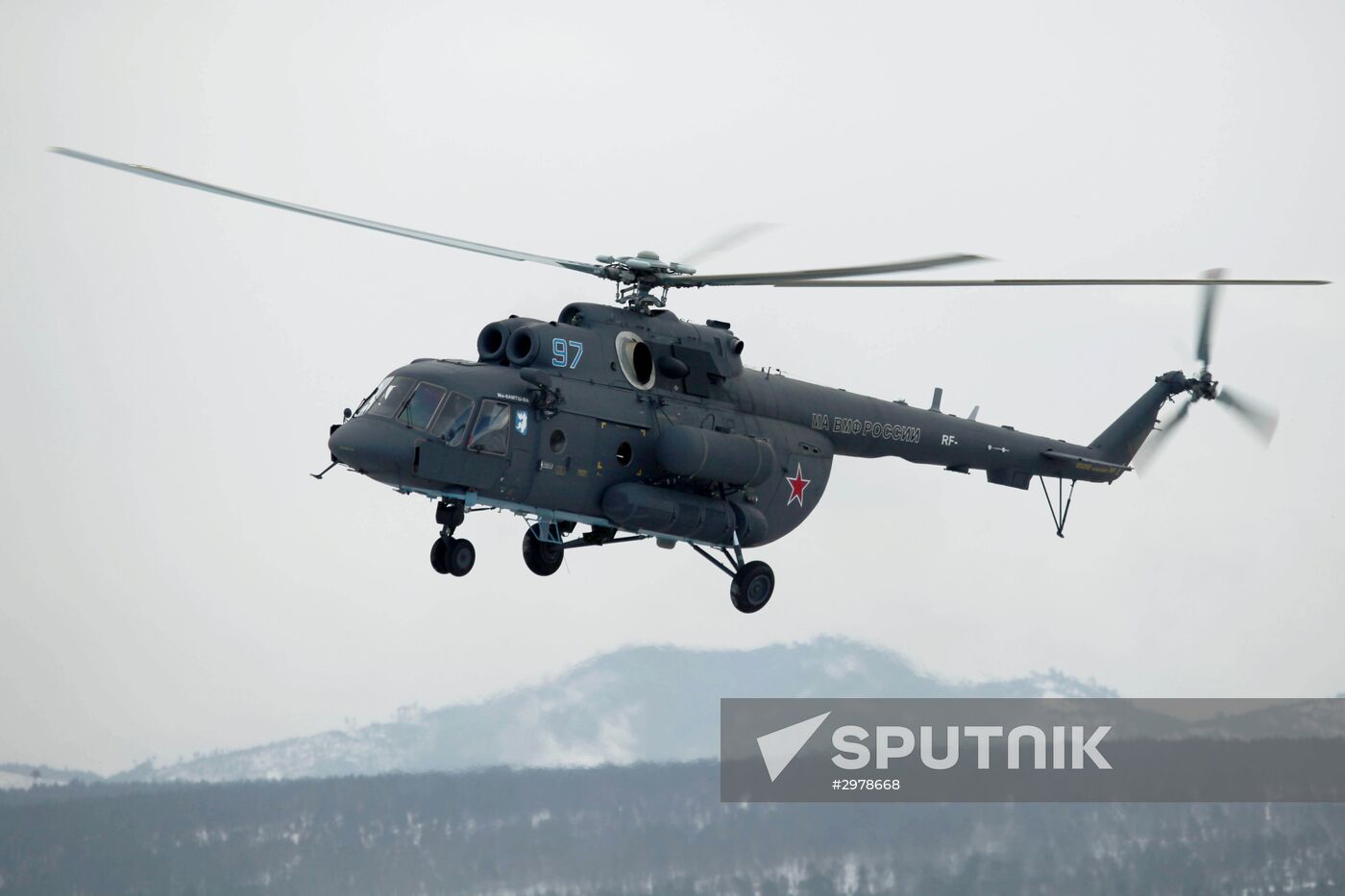 Russian Navy's naval aviation receives first Arctic helicopter Mig Mi-8AMTSh-VA