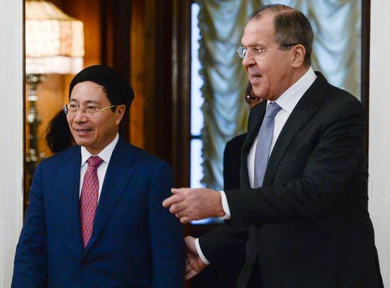 Russian Foreign Minister Sergei Lavrov meets with Foreign Minister of Vietnam Pham Binh Minh