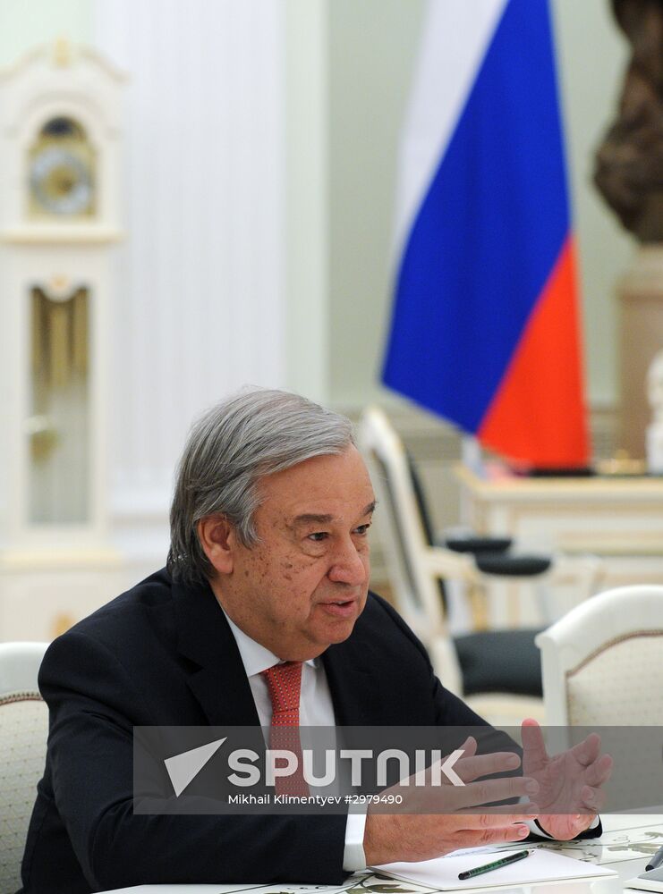 Russian President Vladimir Putin meets with new UN Secretary General Attonio Guterres