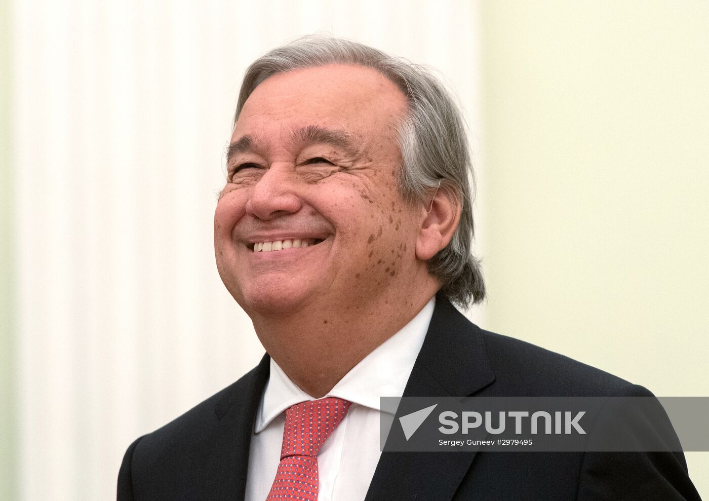 Russian President Vladimir Putin met witn newly elect UN secretary general Attonio Guterres