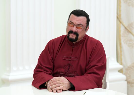 Vladimir Putin meets with American actor Steven Seagal