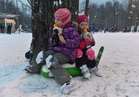 Serebryany Lyod (Silver Ice) skating rink opens in Izmaylovsky Park