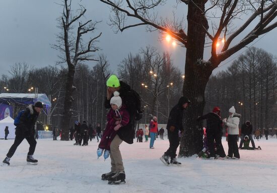 Serebryany Lyod (Silver Ice) skating rink opens in Izmaylovsky Park