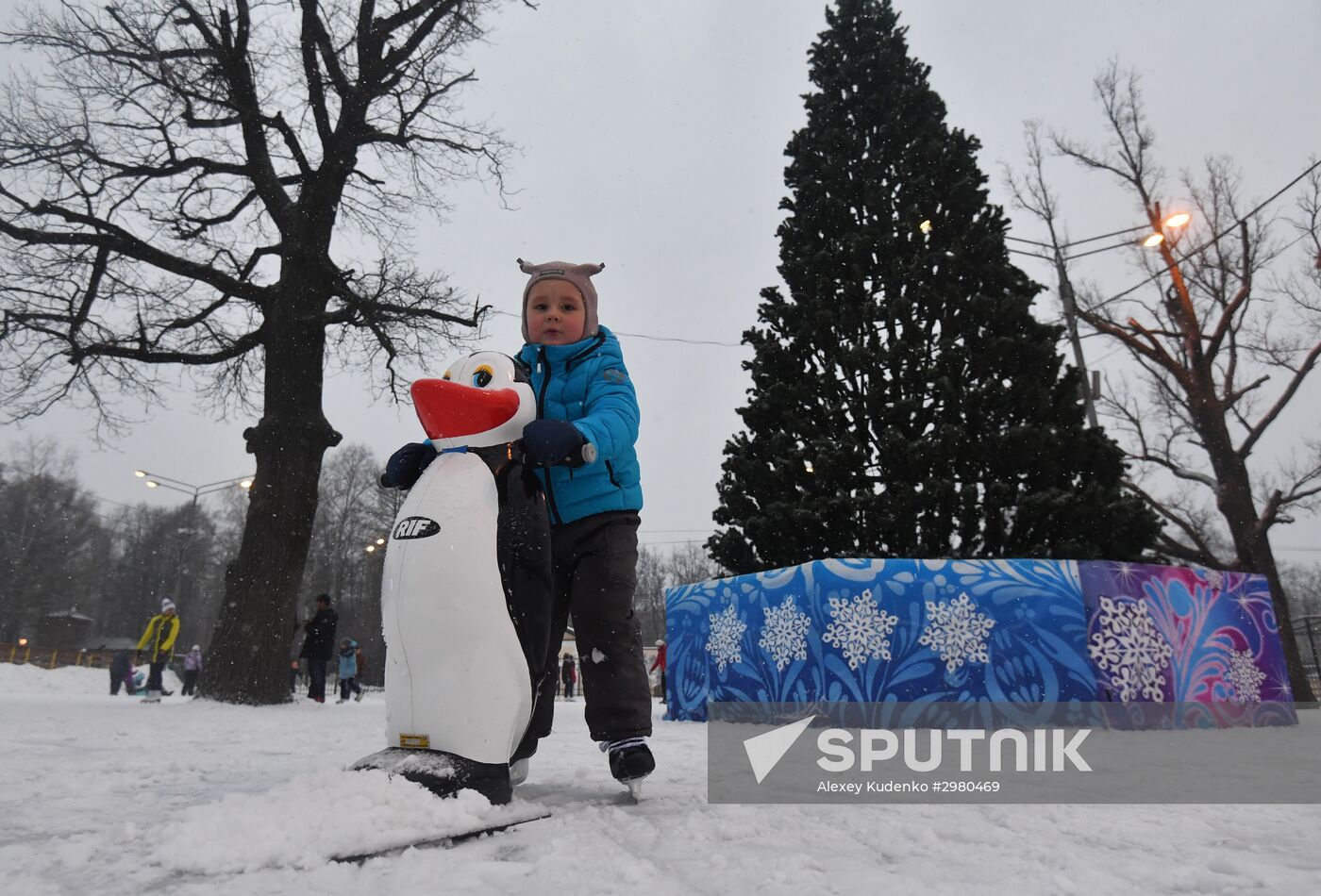 Serebryany Lyod (Silver Ice) skating rink opens in Izmaylovsky Park
