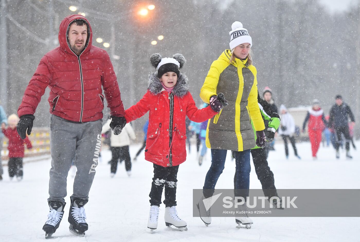 Serebryany Lyod (Silver Ice) skating rink opens in Izmaylovsky Park