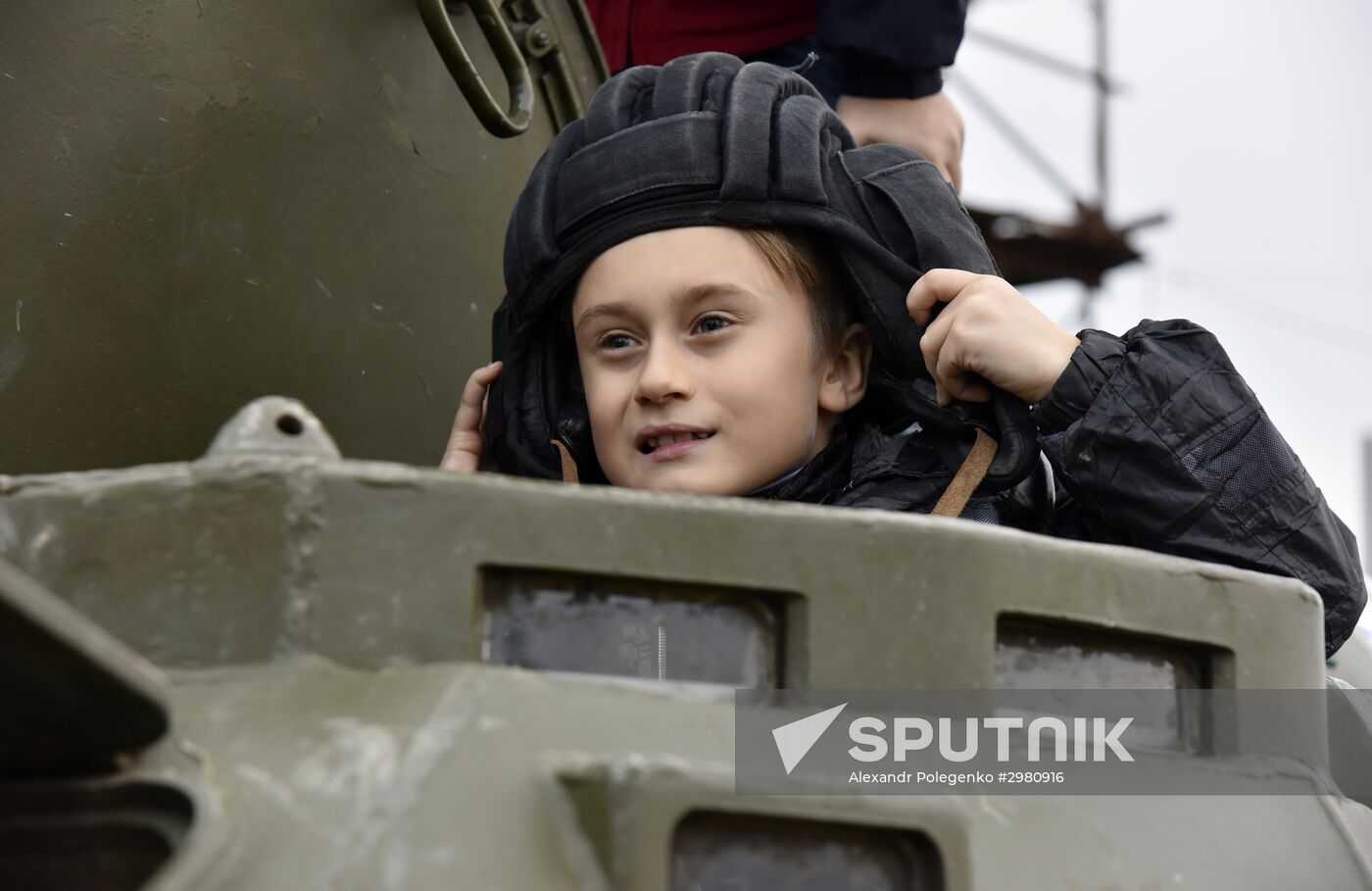 Competitions among members of Yunarmiya (Young Army) civic patriotic movement in Crimea