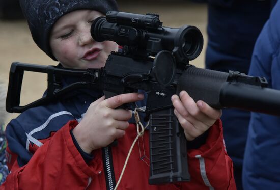 Competitions among members of Yunarmiya (Young Army) civic patriotic movement in Crimea
