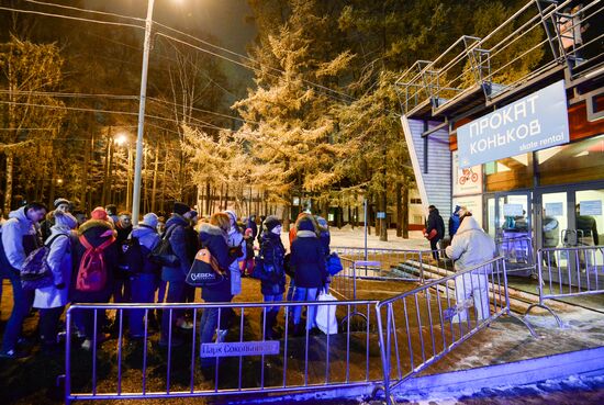 Lyod (Ice) skating rink opened in Sokolniki park