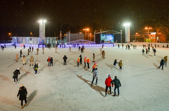 Lyod (Ice) skating rink opened in Sokolniki park