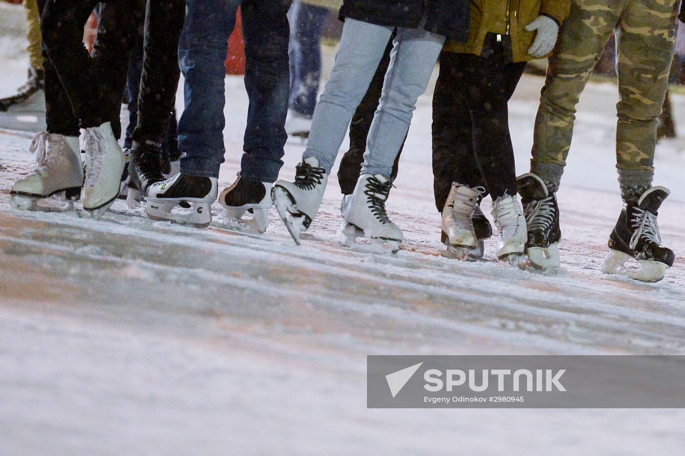 Lyod (Ice) skating rink opened in Sokolniki park