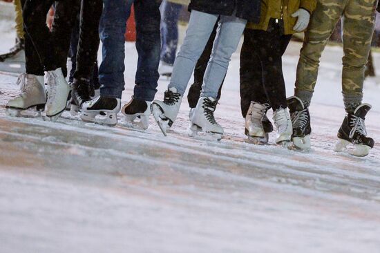 Lyod (Ice) skating rink opened in Sokolniki park