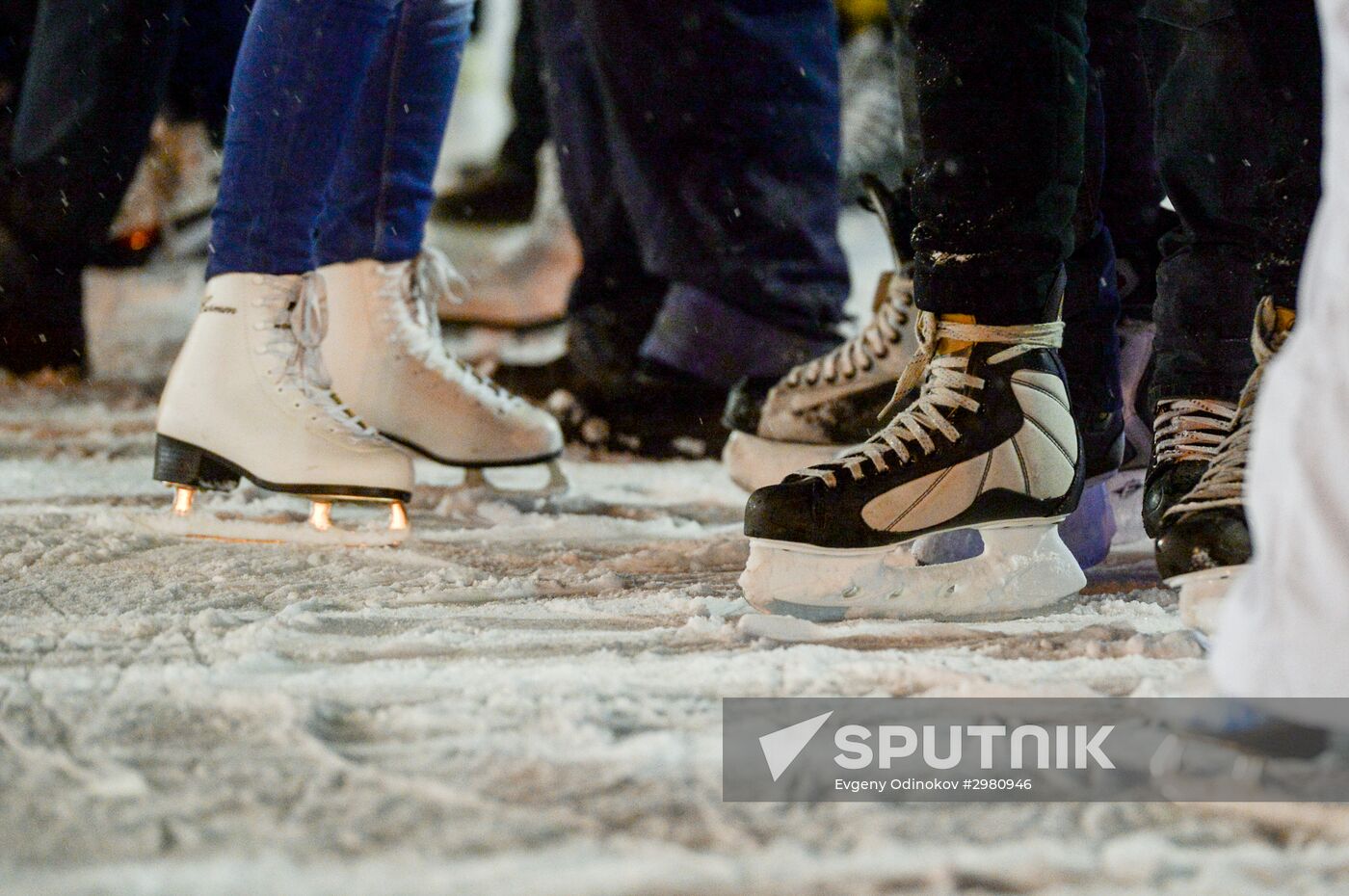 Lyod (Ice) skating rink opened in Sokolniki park