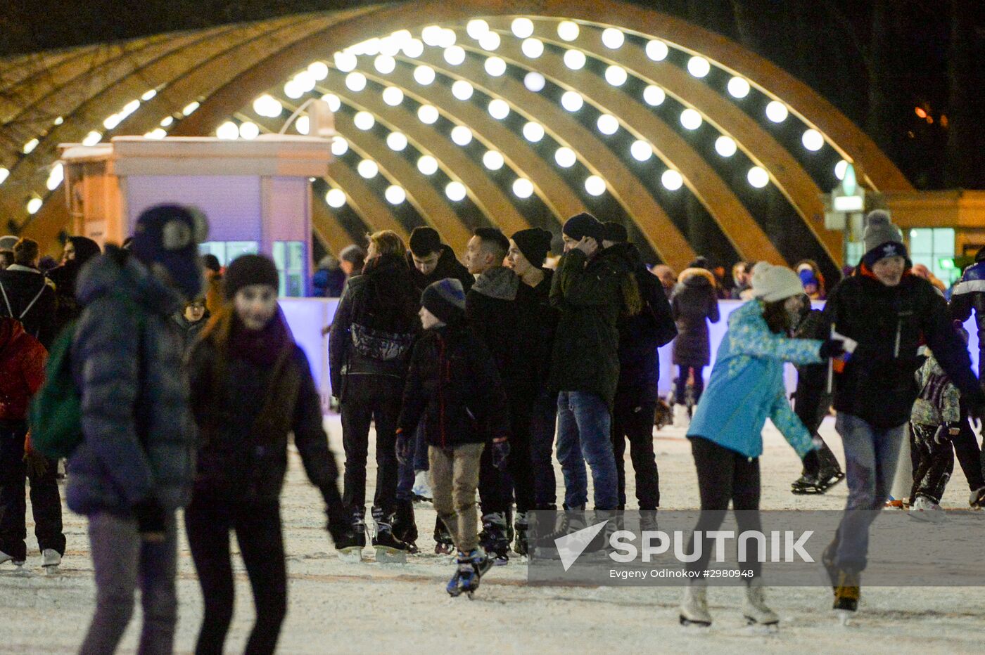 Lyod (Ice) skating rink opened in Sokolniki park