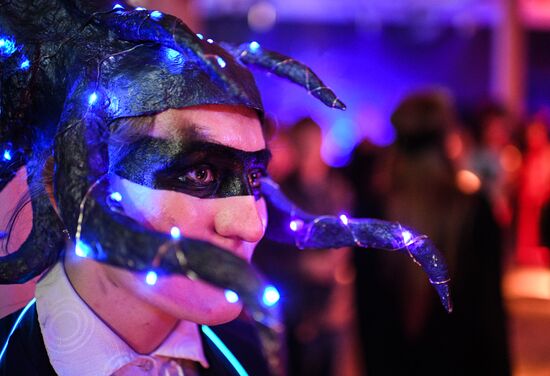 Moscow Decompression