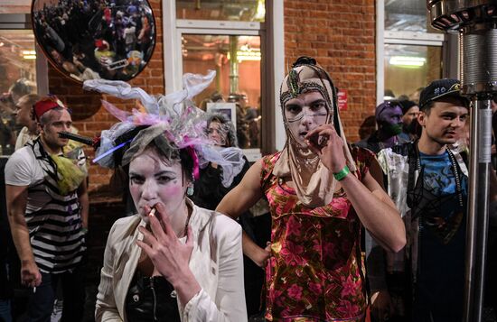 Moscow Decompression