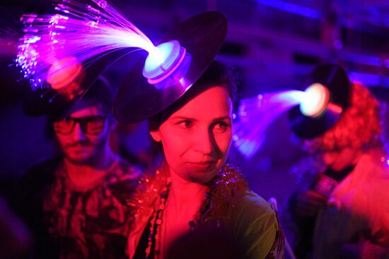 Moscow Decompression