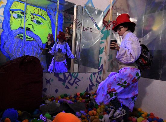 Moscow Decompression