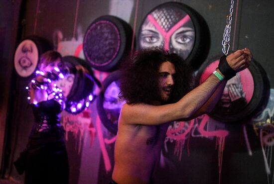 Moscow Decompression