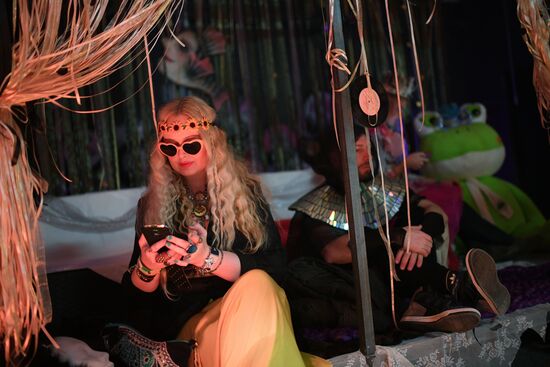 Moscow Decompression