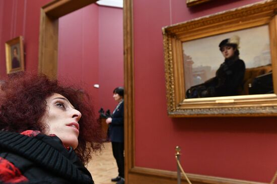 Leticia Renisoa visits Tretyakov Picture Gallery