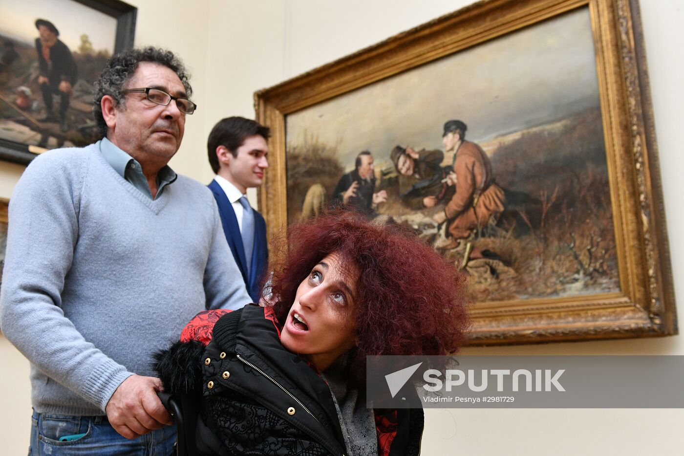 Leticia Renisoa visits Tretyakov Picture Gallery