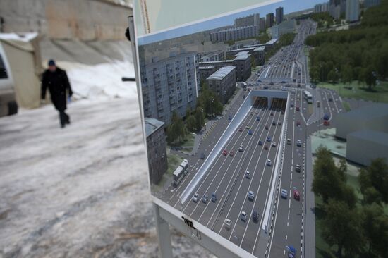 Building the southern section of Moscow's North-West Expressway