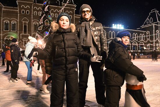 GUM skating rink opens on Red Square