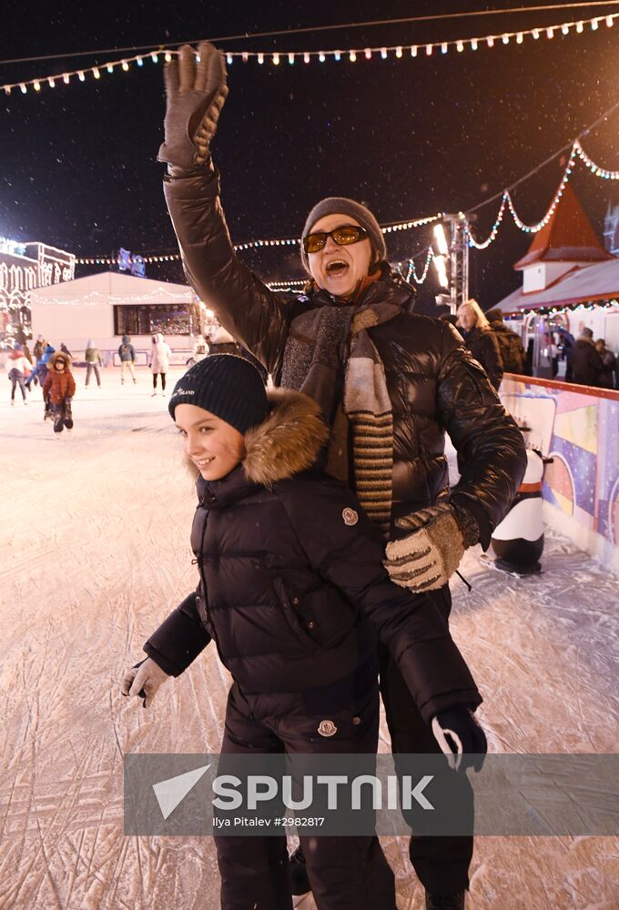 GUM skating rink opens on Red Square